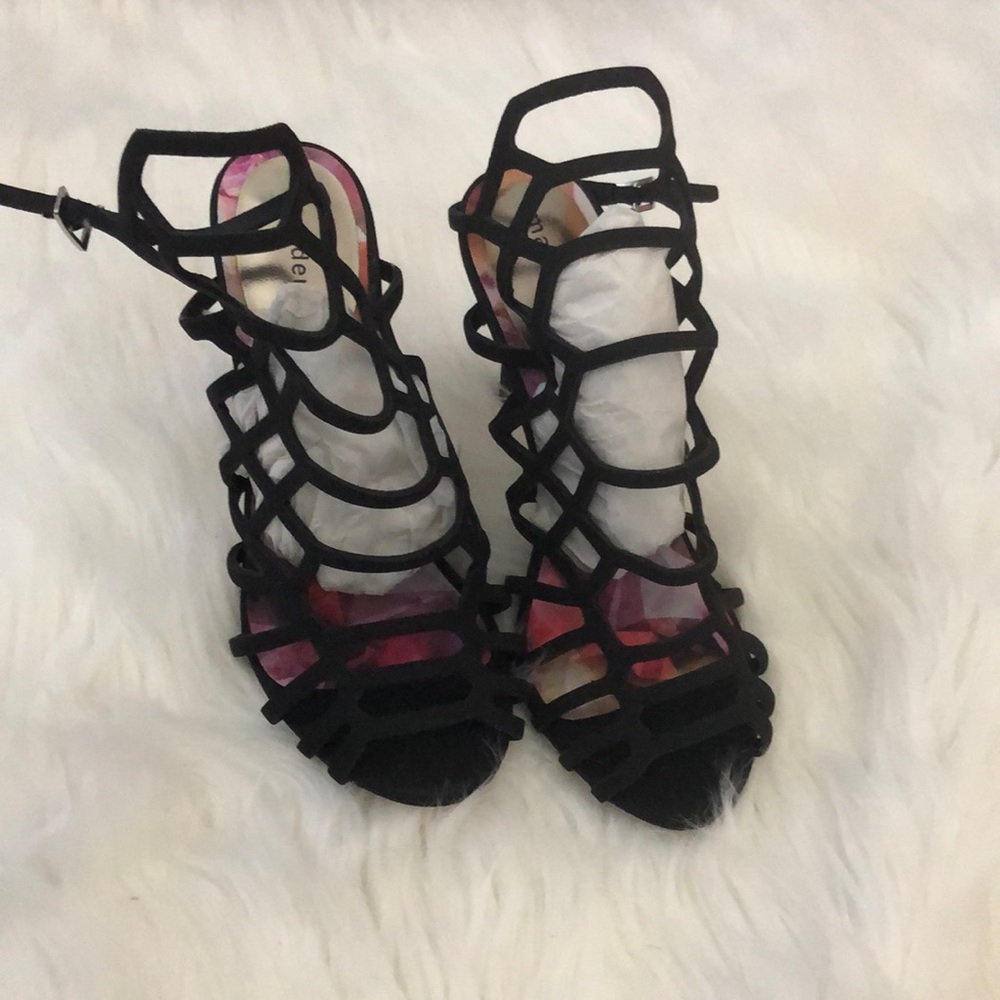 Size 9 Madden girl heels